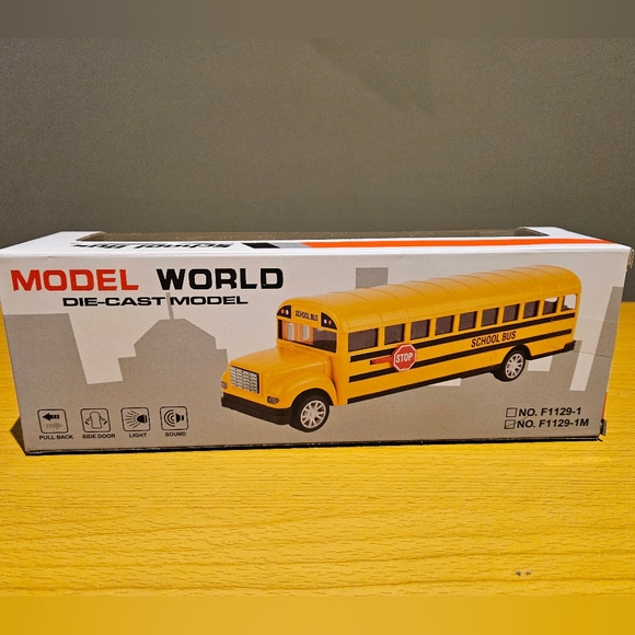 Die-Cast World Model School Bus Toy - Picture 1 of 8
